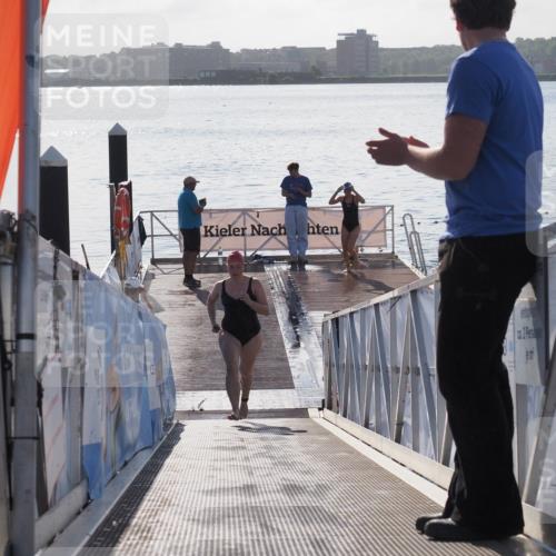 17.08.2025 - KN Förde Triathlon 2025 MichiJ http://msf.ph/oto/8585273 17.08.2025 09:24:34 Schwimmen 243, 118, 243 meine-sportfotos.de