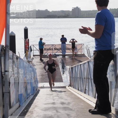 17.08.2025 - KN Förde Triathlon 2025 MichiJ http://msf.ph/oto/8585277 17.08.2025 09:24:34 Schwimmen 243, 118, 243 meine-sportfotos.de