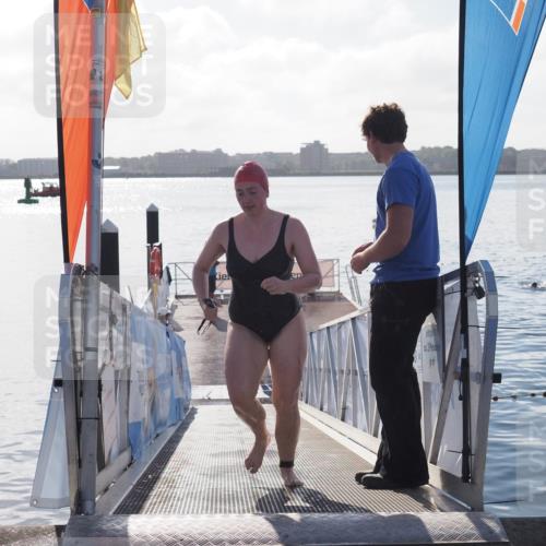 17.08.2025 - KN Förde Triathlon 2025 MichiJ http://msf.ph/oto/8585370 17.08.2025 09:24:37 Schwimmen 243, 118, 243 meine-sportfotos.de