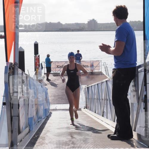 17.08.2025 - KN Förde Triathlon 2025 MichiJ http://msf.ph/oto/8585401 17.08.2025 09:24:40 Schwimmen 118, 243, 118 meine-sportfotos.de