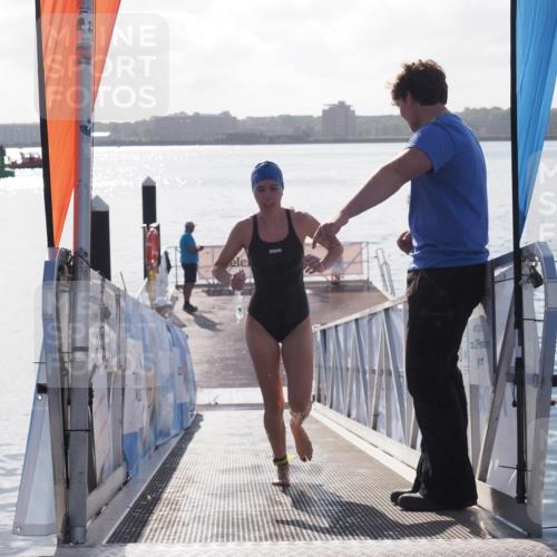 17.08.2025 - KN Förde Triathlon 2025 MichiJ http://msf.ph/oto/8585428 17.08.2025 09:24:41 Schwimmen 118, 243, 118 meine-sportfotos.de