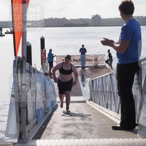 17.08.2025 - KN Förde Triathlon 2025 MichiJ http://msf.ph/oto/8585526 17.08.2025 09:25:03 Schwimmen 251, 199, 248, 251 meine-sportfotos.de