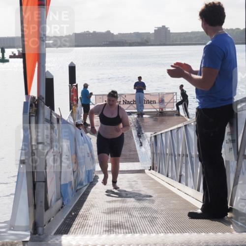 17.08.2025 - KN Förde Triathlon 2025 MichiJ http://msf.ph/oto/8585530 17.08.2025 09:25:03 Schwimmen 251, 199, 248, 251 meine-sportfotos.de