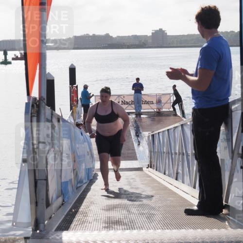 17.08.2025 - KN Förde Triathlon 2025 MichiJ http://msf.ph/oto/8585539 17.08.2025 09:25:03 Schwimmen 251, 199, 248, 251 meine-sportfotos.de