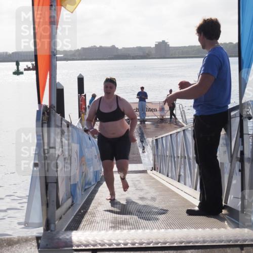 17.08.2025 - KN Förde Triathlon 2025 MichiJ http://msf.ph/oto/8585565 17.08.2025 09:25:04 Schwimmen 251, 199, 248, 251 meine-sportfotos.de