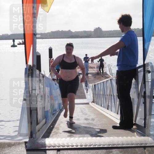 17.08.2025 - KN Förde Triathlon 2025 MichiJ http://msf.ph/oto/8585574 17.08.2025 09:25:04 Schwimmen 251, 199, 248, 251 meine-sportfotos.de