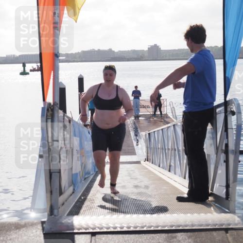 17.08.2025 - KN Förde Triathlon 2025 MichiJ http://msf.ph/oto/8585576 17.08.2025 09:25:04 Schwimmen 251, 199, 248, 251 meine-sportfotos.de