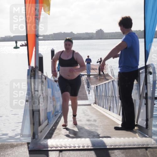 17.08.2025 - KN Förde Triathlon 2025 MichiJ http://msf.ph/oto/8585582 17.08.2025 09:25:04 Schwimmen 251, 199, 248, 251 meine-sportfotos.de