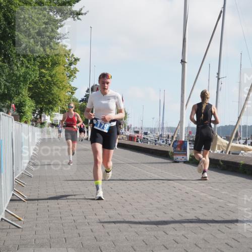 17.08.2025 - KN Förde Triathlon 2025 KatJ http://msf.ph/oto/8585598 17.08.2025 10:11:20 Laufen 101, 179 meine-sportfotos.de