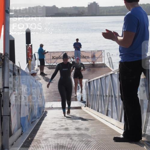 17.08.2025 - KN Förde Triathlon 2025 MichiJ http://msf.ph/oto/8585645 17.08.2025 09:25:15 Schwimmen 248, 251, 199, 248 meine-sportfotos.de