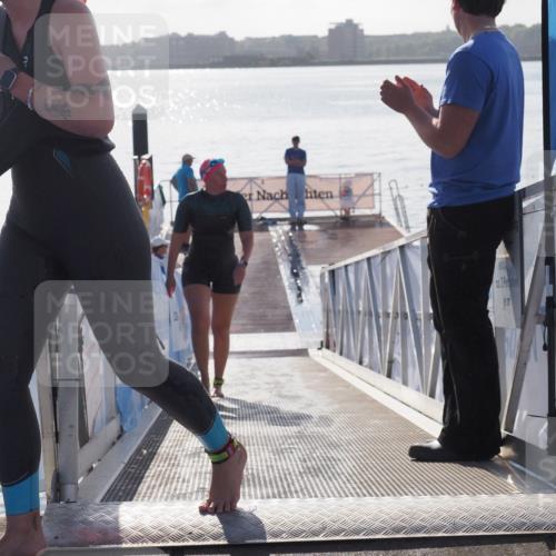 17.08.2025 - KN Förde Triathlon 2025 MichiJ http://msf.ph/oto/8585783 17.08.2025 09:25:21 Schwimmen 199, 248, 199 meine-sportfotos.de