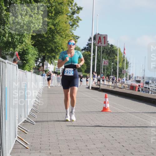 17.08.2025 - KN Förde Triathlon 2025 KatJ http://msf.ph/oto/8585815 17.08.2025 10:11:59 Laufen 220 meine-sportfotos.de