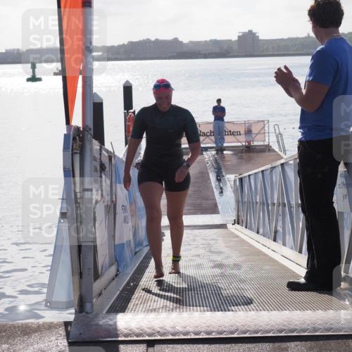 17.08.2025 - KN Förde Triathlon 2025 MichiJ http://msf.ph/oto/8585819 17.08.2025 09:25:23 Schwimmen 199, 248 meine-sportfotos.de