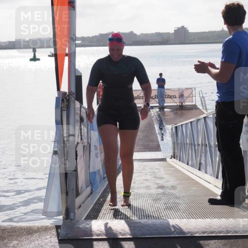 17.08.2025 - KN Förde Triathlon 2025 MichiJ http://msf.ph/oto/8585834 17.08.2025 09:25:24 Schwimmen 199, 248 meine-sportfotos.de