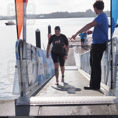 17.08.2025 - KN Förde Triathlon 2025 MichiJ http://msf.ph/oto/8585942 17.08.2025 09:27:15 Schwimmen 245 meine-sportfotos.de