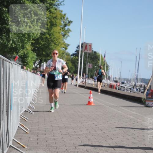 17.08.2025 - KN Förde Triathlon 2025 KatJ http://msf.ph/oto/8586418 17.08.2025 10:35:50 Laufen 242 meine-sportfotos.de