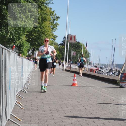 17.08.2025 - KN Förde Triathlon 2025 KatJ http://msf.ph/oto/8586422 17.08.2025 10:35:50 Laufen 242 meine-sportfotos.de