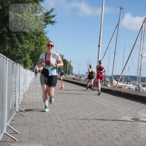 17.08.2025 - KN Förde Triathlon 2025 KatJ http://msf.ph/oto/8586474 17.08.2025 10:35:53 Laufen 242, 246 meine-sportfotos.de