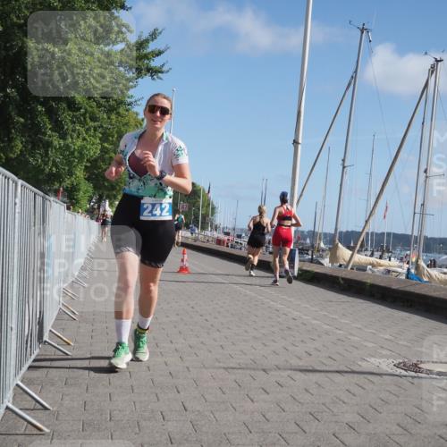 17.08.2025 - KN Förde Triathlon 2025 KatJ http://msf.ph/oto/8586489 17.08.2025 10:35:53 Laufen 242, 246 meine-sportfotos.de