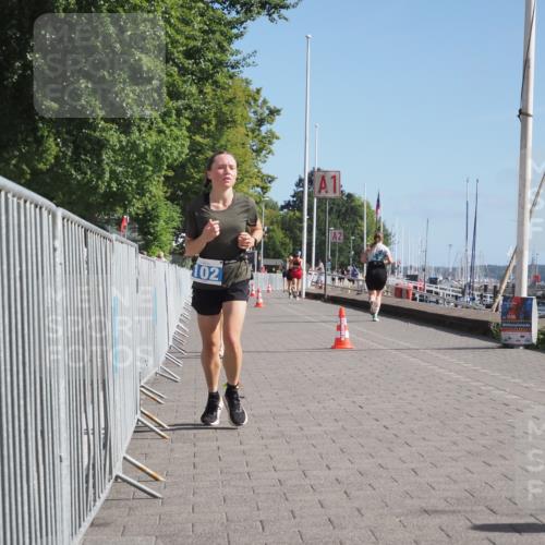 17.08.2025 - KN Förde Triathlon 2025 KatJ http://msf.ph/oto/8586576 17.08.2025 10:36:07 Laufen 102, 248 meine-sportfotos.de