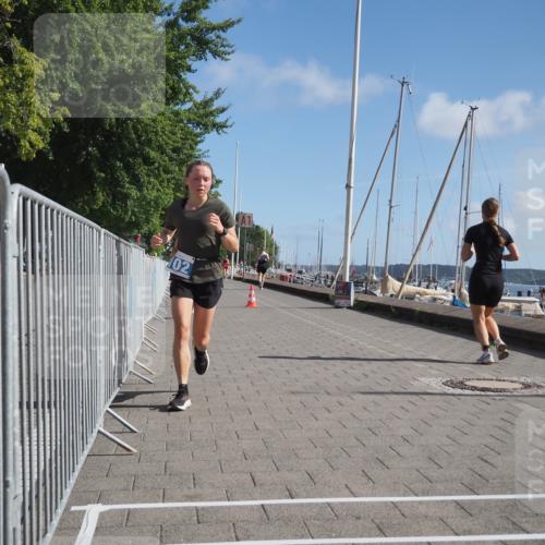 17.08.2025 - KN Förde Triathlon 2025 KatJ http://msf.ph/oto/8586606 17.08.2025 10:36:08 Laufen 102, 248 meine-sportfotos.de
