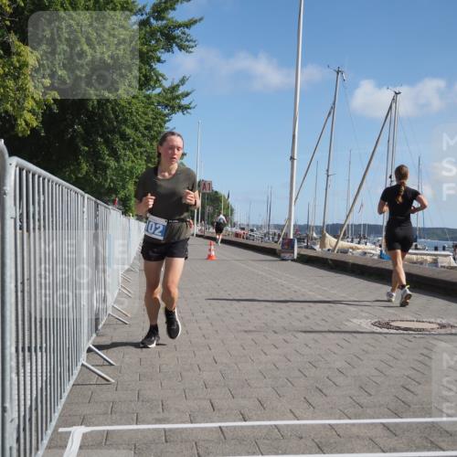 17.08.2025 - KN Förde Triathlon 2025 KatJ http://msf.ph/oto/8586611 17.08.2025 10:36:08 Laufen 102, 248 meine-sportfotos.de