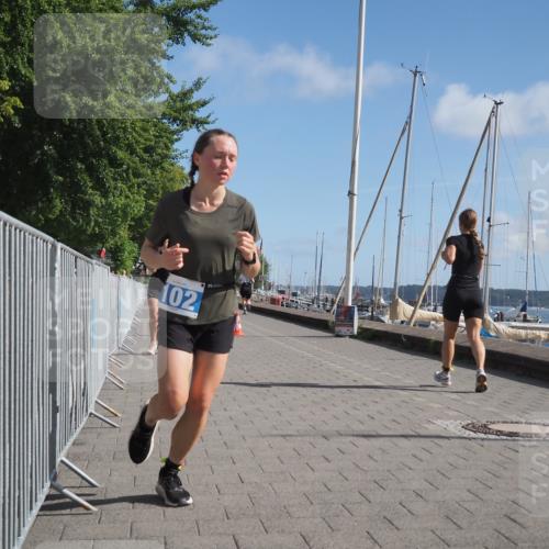 17.08.2025 - KN Förde Triathlon 2025 KatJ http://msf.ph/oto/8586624 17.08.2025 10:36:09 Laufen 102, 248 meine-sportfotos.de