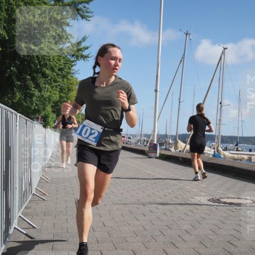 17.08.2025 - KN Förde Triathlon 2025 KatJ http://msf.ph/oto/8586642 17.08.2025 10:36:09 Laufen 102, 248 meine-sportfotos.de