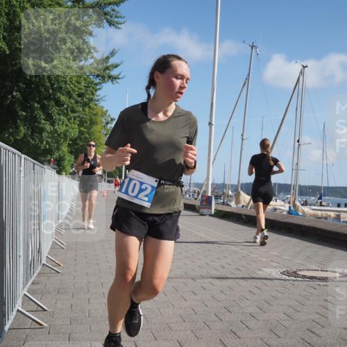 17.08.2025 - KN Förde Triathlon 2025 KatJ http://msf.ph/oto/8586648 17.08.2025 10:36:09 Laufen 102, 248 meine-sportfotos.de