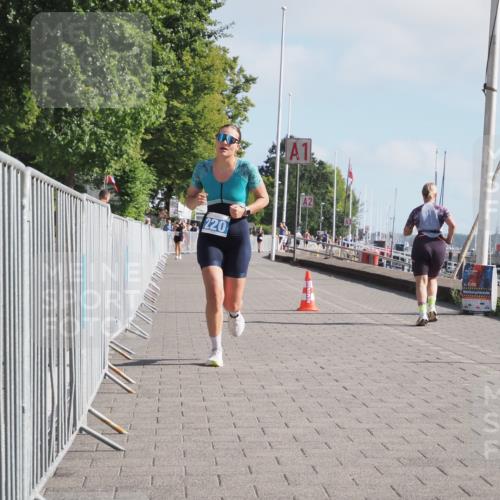 17.08.2025 - KN Förde Triathlon 2025 KatJ http://msf.ph/oto/8586978 17.08.2025 10:12:00 Laufen 220 meine-sportfotos.de