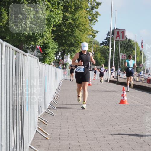17.08.2025 - KN Förde Triathlon 2025 KatJ http://msf.ph/oto/8587116 17.08.2025 10:12:15 Laufen 250 meine-sportfotos.de