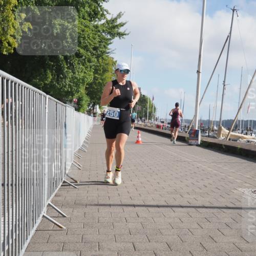 17.08.2025 - KN Förde Triathlon 2025 KatJ http://msf.ph/oto/8587152 17.08.2025 10:12:19 Laufen 250 meine-sportfotos.de