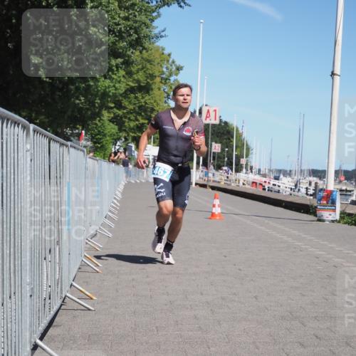 17.08.2025 - KN Förde Triathlon 2025 KatJ http://msf.ph/oto/8587256 17.08.2025 13:30:01 Laufen 411, 467 meine-sportfotos.de