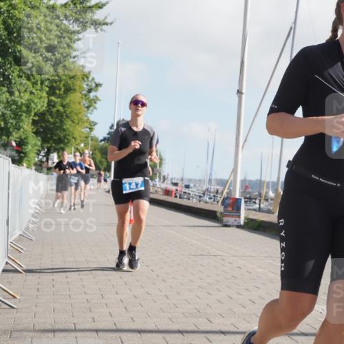 17.08.2025 - KN Förde Triathlon 2025 KatJ http://msf.ph/oto/8587287 17.08.2025 10:12:33 Laufen 125, 126, 147, 148, 158 meine-sportfotos.de