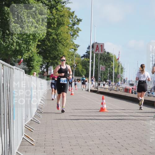 17.08.2025 - KN Förde Triathlon 2025 KatJ http://msf.ph/oto/8587911 17.08.2025 10:13:40 Laufen 221 meine-sportfotos.de