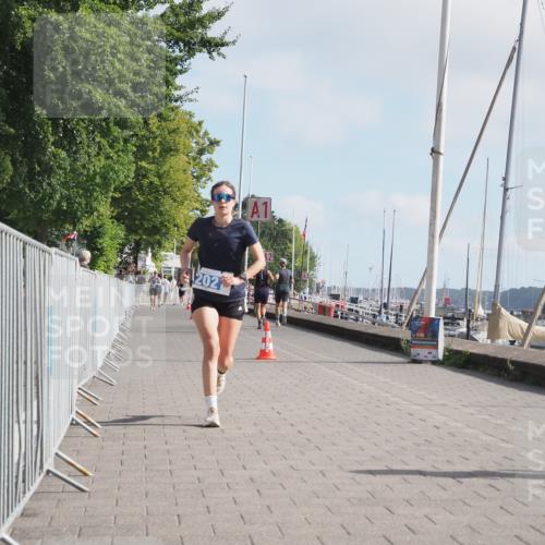 17.08.2025 - KN Förde Triathlon 2025 KatJ http://msf.ph/oto/8588359 17.08.2025 10:14:24 Laufen 202 meine-sportfotos.de