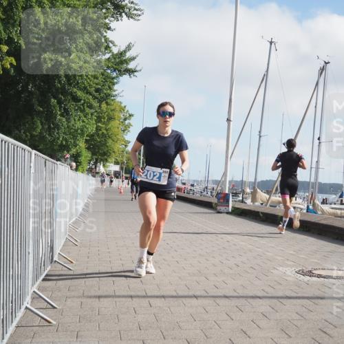 17.08.2025 - KN Förde Triathlon 2025 KatJ http://msf.ph/oto/8588396 17.08.2025 10:14:25 Laufen 202 meine-sportfotos.de