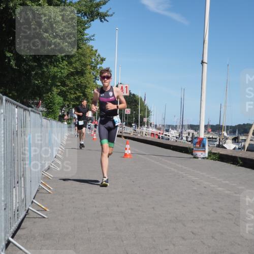 17.08.2025 - KN Förde Triathlon 2025 KatJ http://msf.ph/oto/8588445 17.08.2025 13:32:32 Laufen 395, 509 meine-sportfotos.de