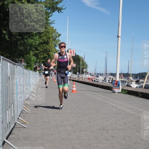 17.08.2025 - KN Förde Triathlon 2025 KatJ http://msf.ph/oto/8588450 17.08.2025 13:32:32 Laufen 395, 509 meine-sportfotos.de