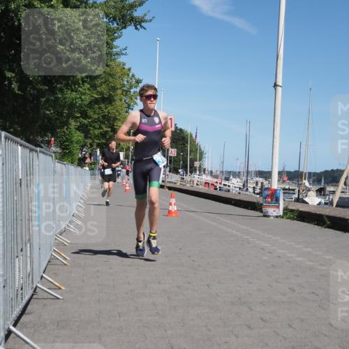 17.08.2025 - KN Förde Triathlon 2025 KatJ http://msf.ph/oto/8588454 17.08.2025 13:32:32 Laufen 395, 509 meine-sportfotos.de