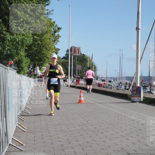 17.08.2025 - KN Förde Triathlon 2025 KatJ http://msf.ph/oto/8588830 17.08.2025 10:40:23 Laufen 205, 207 meine-sportfotos.de