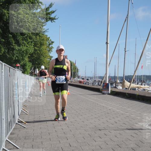 17.08.2025 - KN Förde Triathlon 2025 KatJ http://msf.ph/oto/8588883 17.08.2025 10:40:25 Laufen 205, 207 meine-sportfotos.de