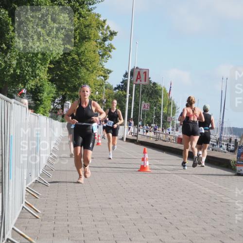 17.08.2025 - KN Förde Triathlon 2025 KatJ http://msf.ph/oto/8588908 17.08.2025 10:15:16 Laufen 142, 183, 215 meine-sportfotos.de