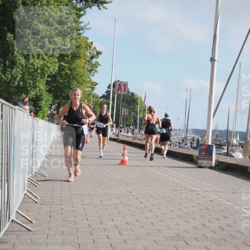 17.08.2025 - KN Förde Triathlon 2025 KatJ http://msf.ph/oto/8588923 17.08.2025 10:15:17 Laufen 142, 183, 215 meine-sportfotos.de