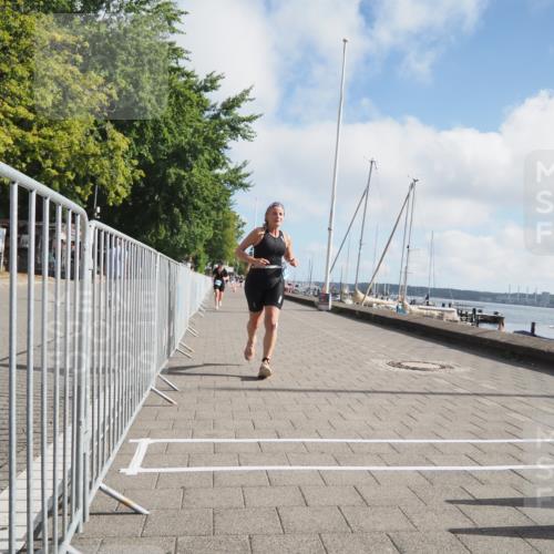 17.08.2025 - KN Förde Triathlon 2025 KatJ http://msf.ph/oto/8588964 17.08.2025 10:15:19 Laufen 142, 183, 215 meine-sportfotos.de
