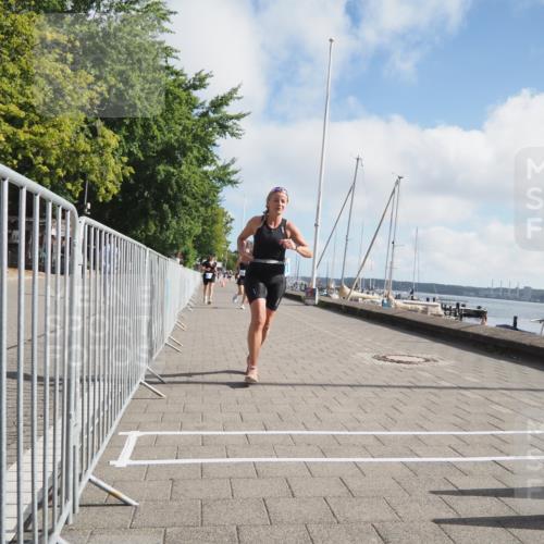 17.08.2025 - KN Förde Triathlon 2025 KatJ http://msf.ph/oto/8588971 17.08.2025 10:15:20 Laufen 142, 183, 215 meine-sportfotos.de