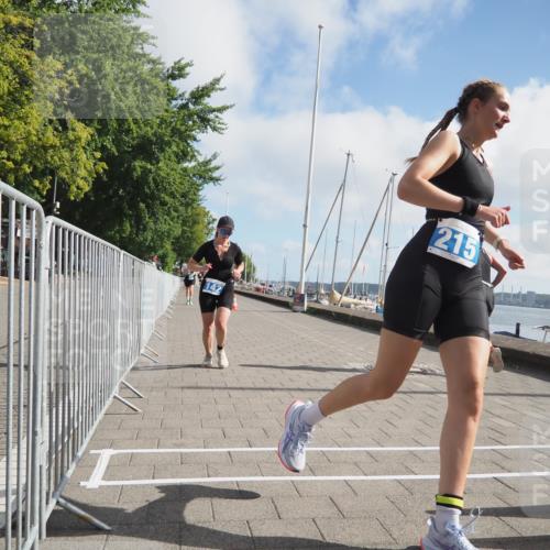 17.08.2025 - KN Förde Triathlon 2025 KatJ http://msf.ph/oto/8589026 17.08.2025 10:15:24 Laufen 142, 215, 242 meine-sportfotos.de