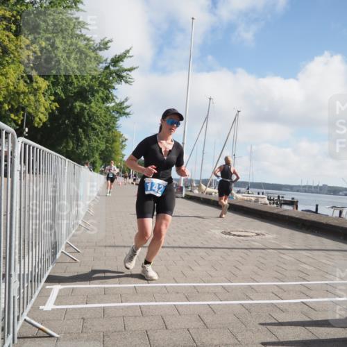 17.08.2025 - KN Förde Triathlon 2025 KatJ http://msf.ph/oto/8589053 17.08.2025 10:15:25 Laufen 142, 215, 242 meine-sportfotos.de