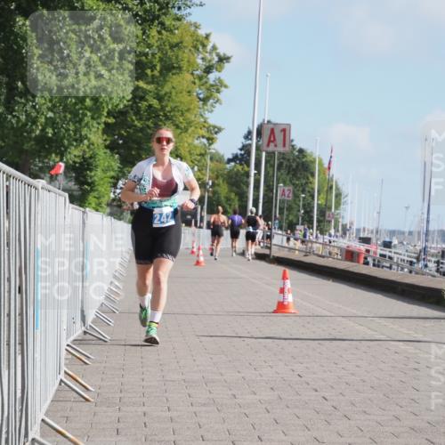 17.08.2025 - KN Förde Triathlon 2025 KatJ http://msf.ph/oto/8589069 17.08.2025 10:15:27 Laufen 142, 242 meine-sportfotos.de