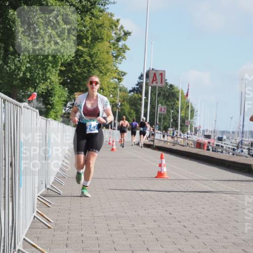 17.08.2025 - KN Förde Triathlon 2025 KatJ http://msf.ph/oto/8589072 17.08.2025 10:15:27 Laufen 142, 242 meine-sportfotos.de